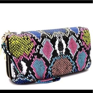 New! Smartphone Double Zip Snake Print Wallet